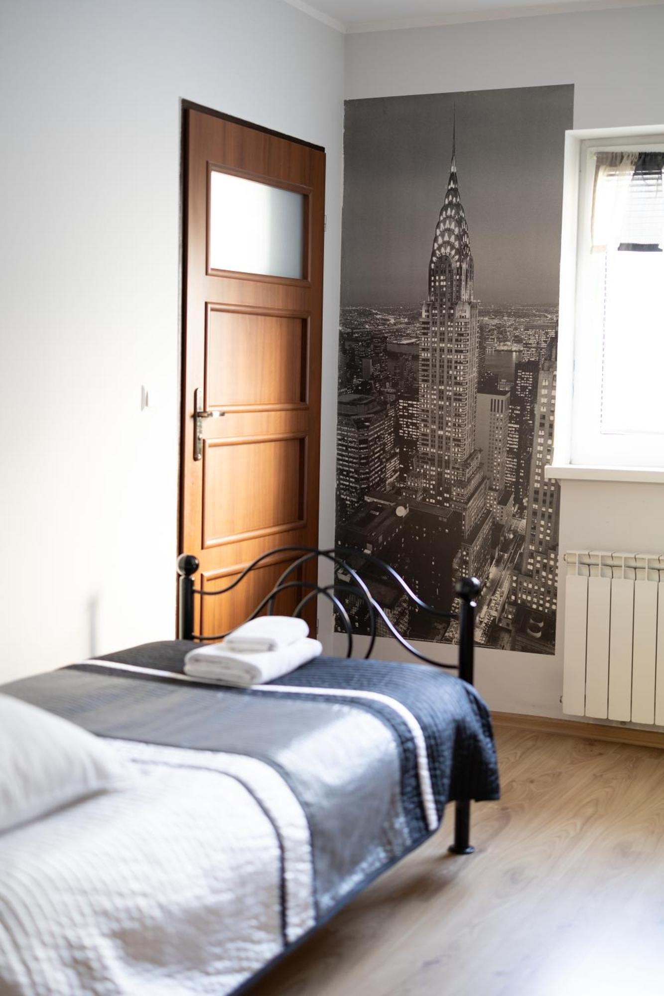 Leo Hostel Poznań Exteriör bild