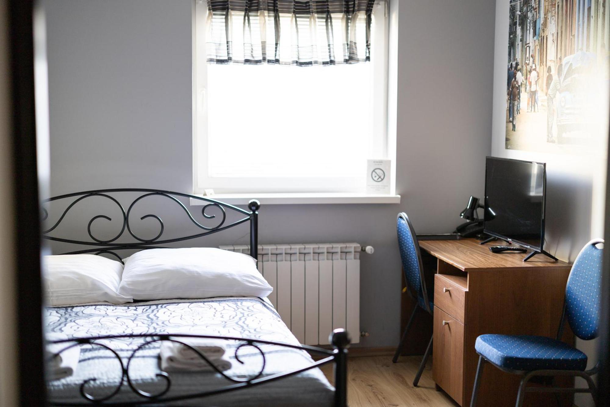Leo Hostel Poznań Exteriör bild